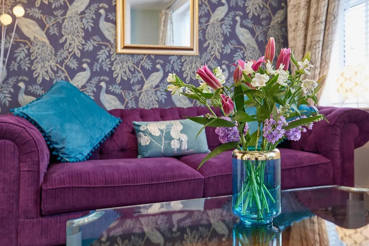 The Granville - Delightful 2-Bed Victorian Apartment Harrogate
