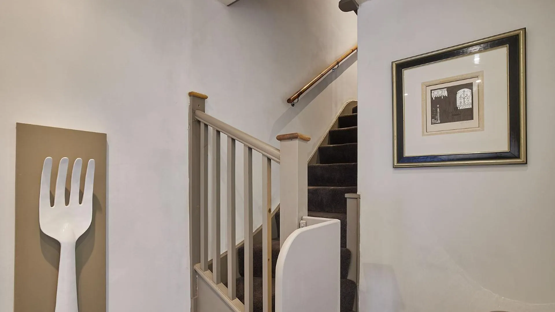 The Granville - Delightful 2-Bed Victorian Apartment Harrogate